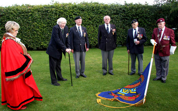 Students meet Veterans