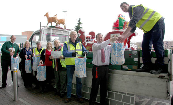 Xmas Hampers to Help Town’s Needy Families