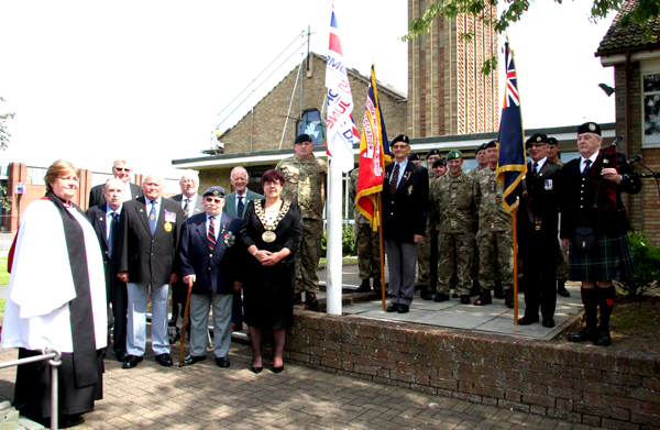 Mayor Raises Flag for Armed Forces Week