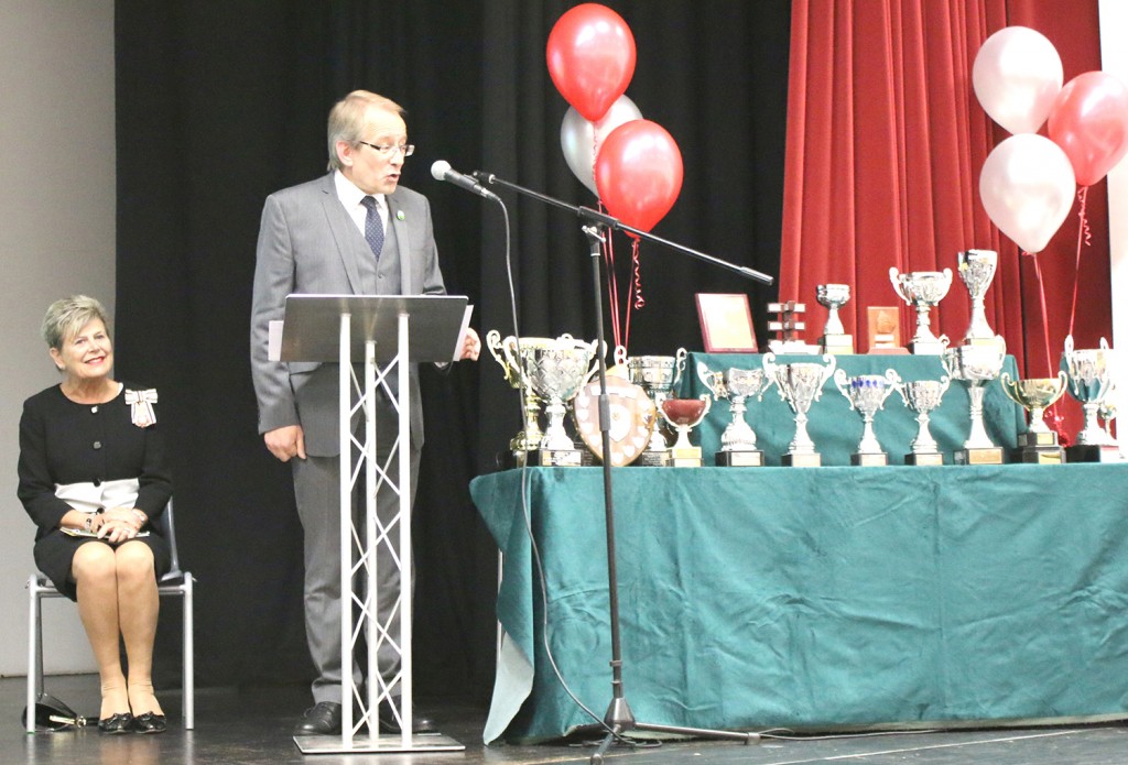 greenfield awards head teacher with Sue Snowden