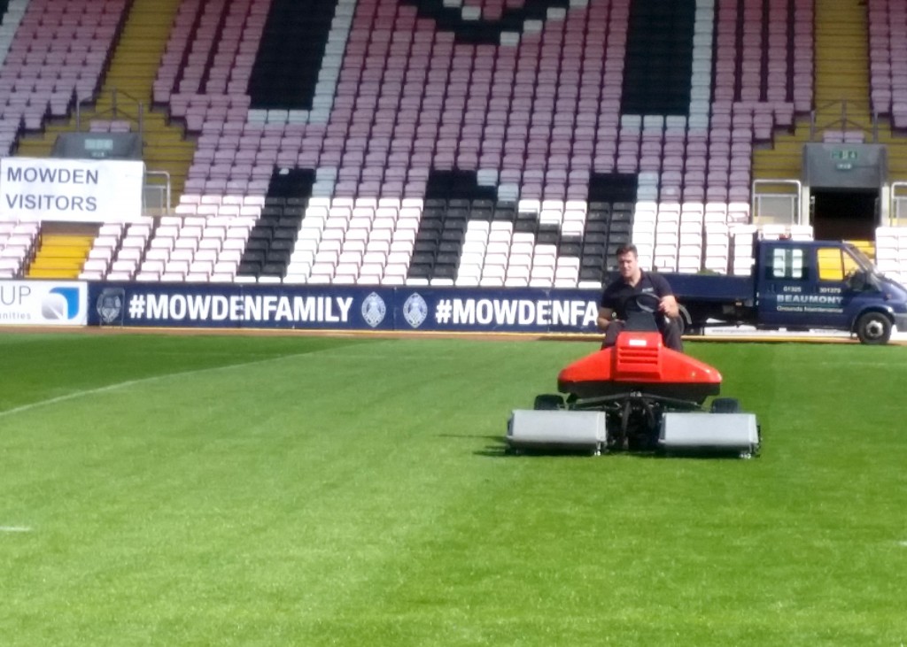 Beaumont Grounds Maintenance taking care of Mowden's pitch (2)