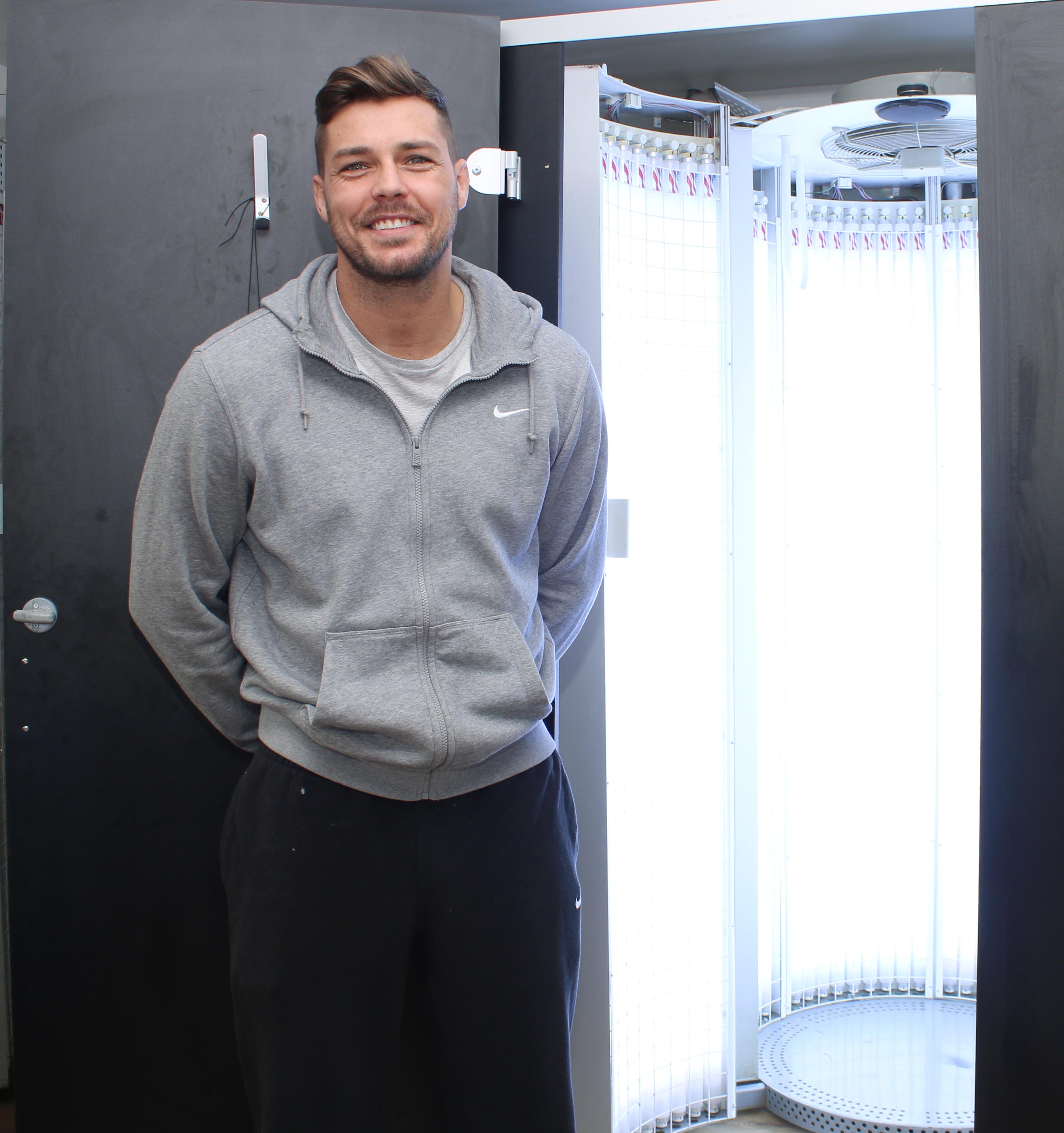 Newtonian Opens New Tanning Salon