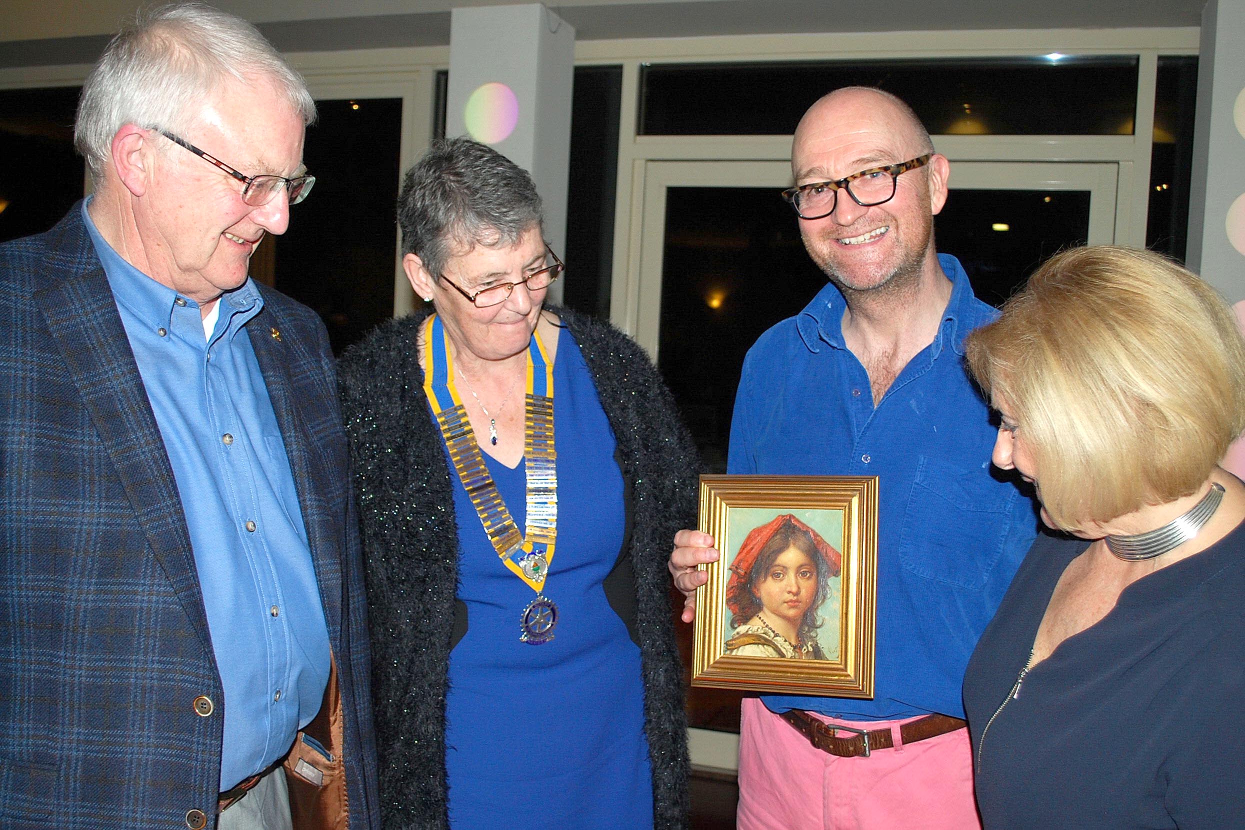 TV Antiques Expert at Town Rotary Club Fundraiser