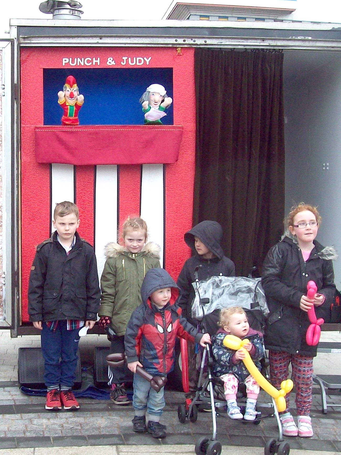 Entertaining Shoppers in the Town Centre