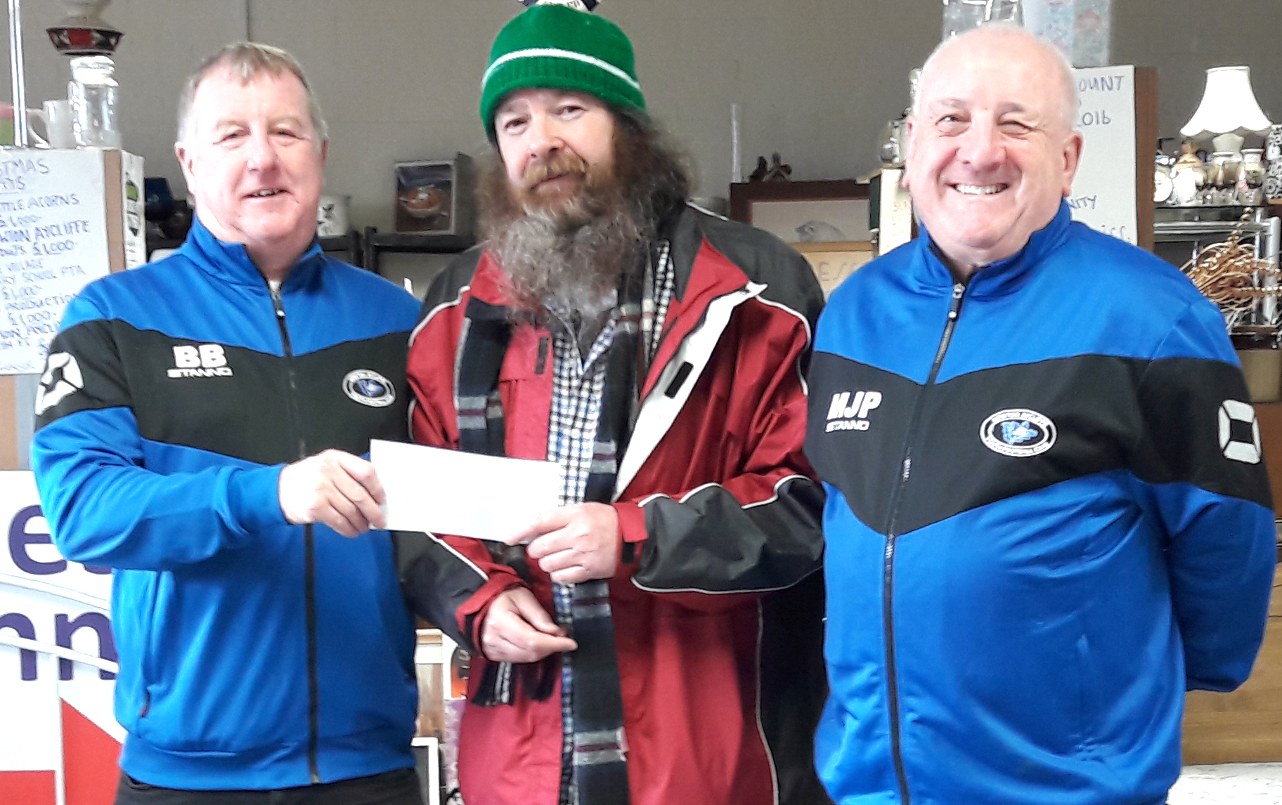 £1000 Donation for Youth Football Club