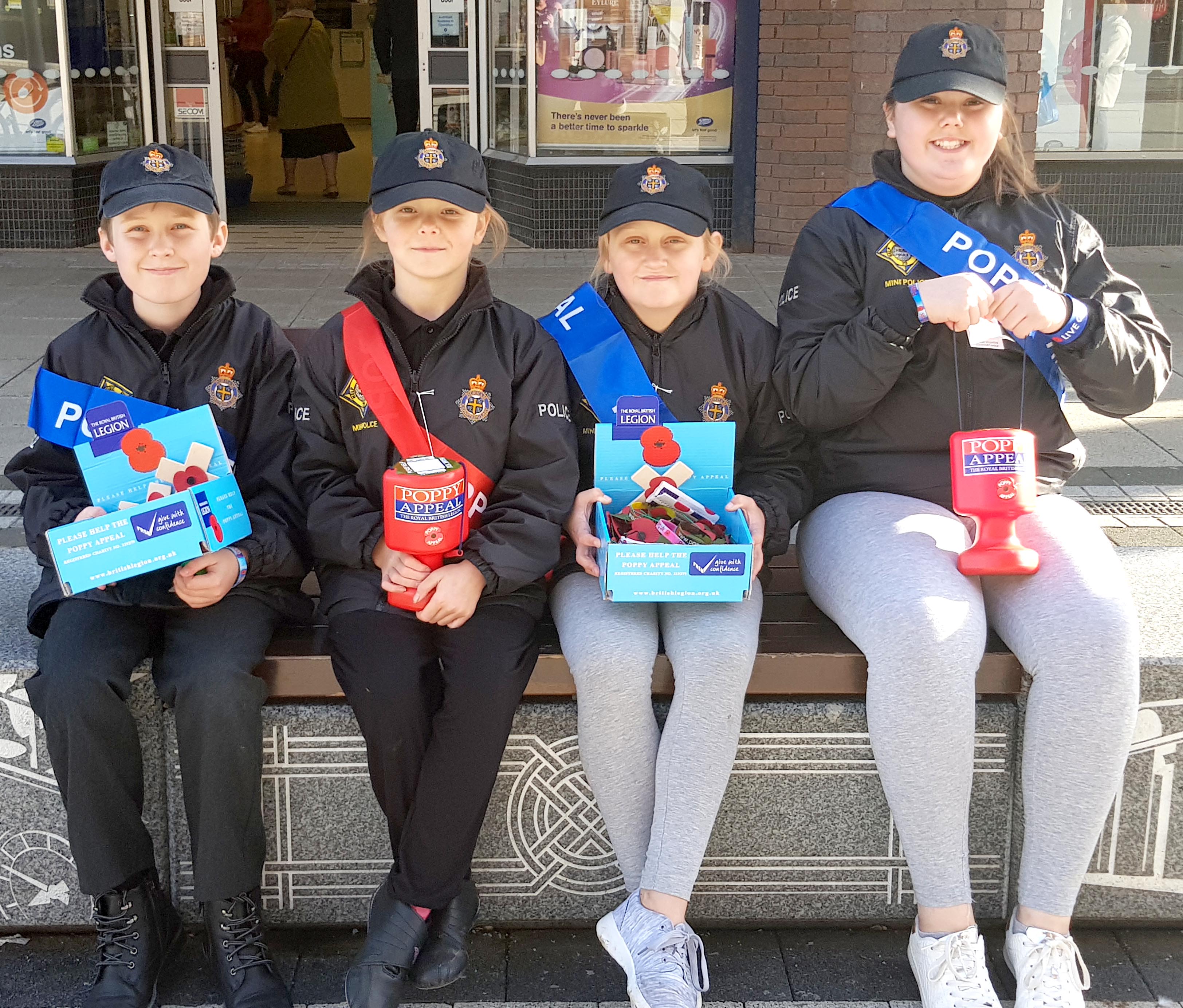 Mini Police Support Poppy Appeal