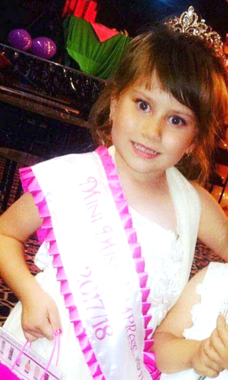 Four year old Pageant Queen Helps Charity