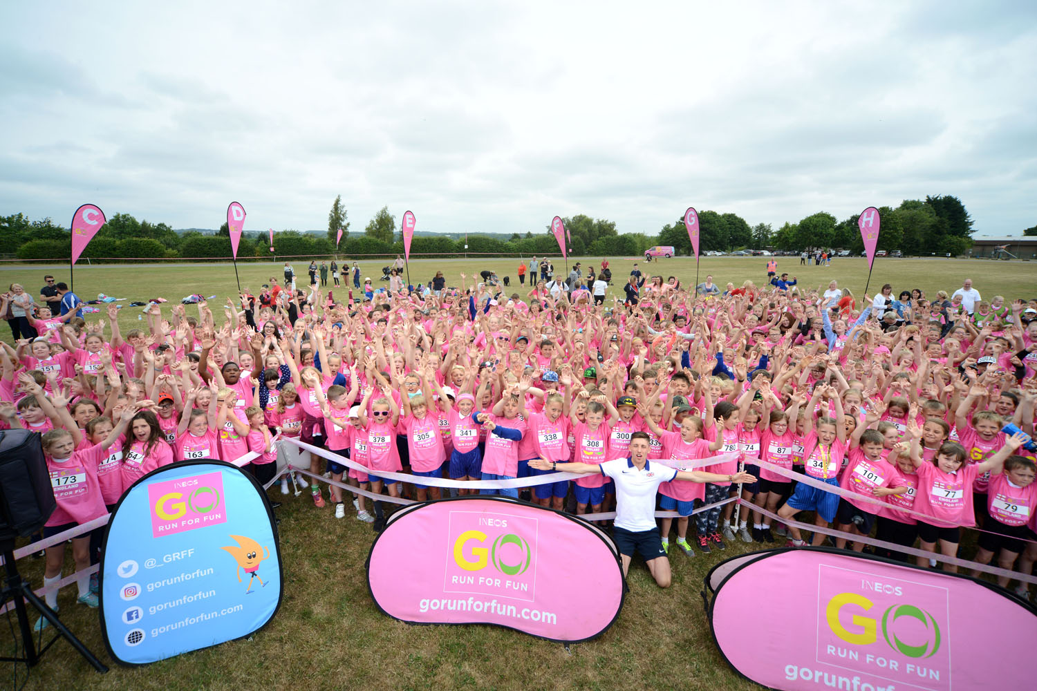 700 Children Run 2km in Mass Running Event