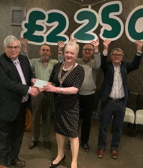 £2,250 Donation from Rotary to Macmillan