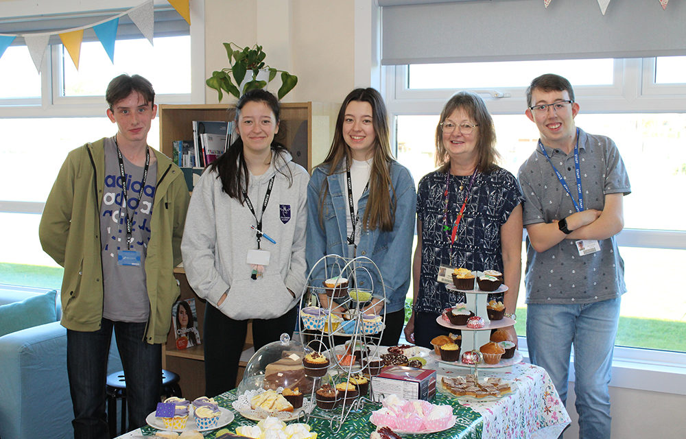 Students Raise £400 for Macmillan