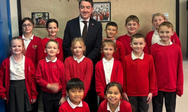 MP Visits Woodham Burn